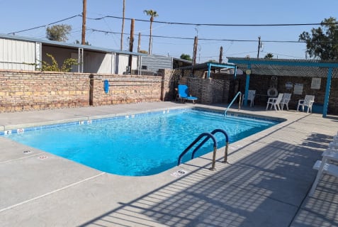 The clean and refreshing pool at Glenaire RV Park in Yuma AZ