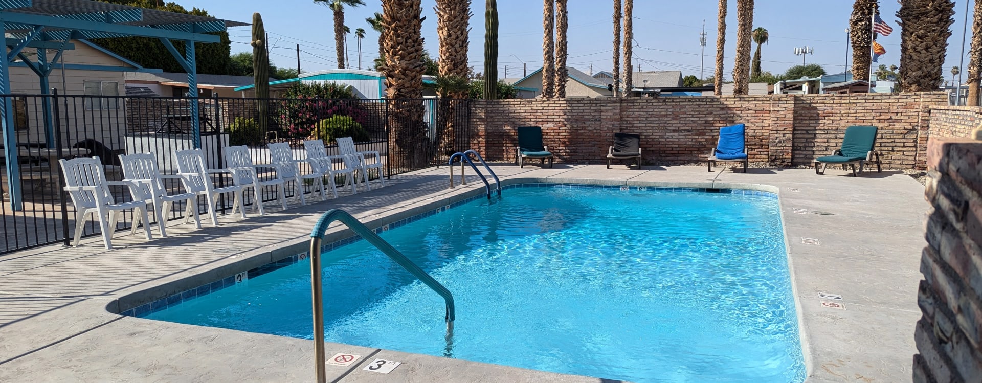 A view of the inviting pool at Glenaire RV park in Yuma Az